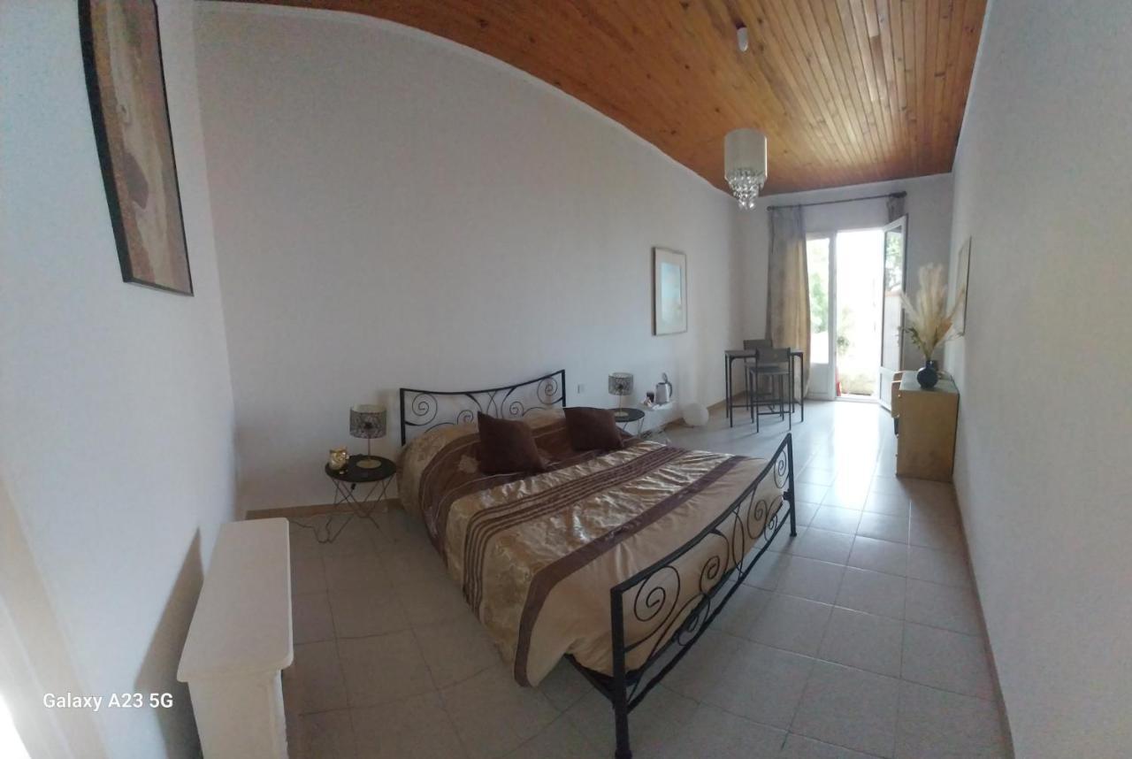 Bed and Breakfast Chez Isabelle Luri Экстерьер фото